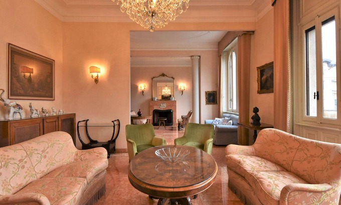 Milan Apartment | Lovely apartment for 10 people with WIFI, A/C, TV and balcony