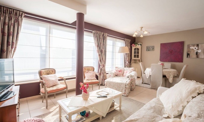 Wenduine Apartment | Lovely apartment for 2 people with WIFI, TV, terrace and pets allowed