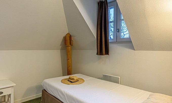 Baden Apartment | Lovely apartment for 4 guests with WIFI, pool, TV and panoramic view