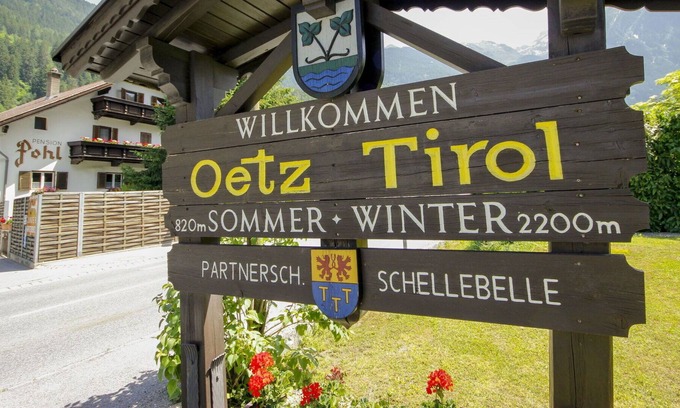 Oetz Apartment | Lovely apartment for 4 guests with WIFI, TV and parking