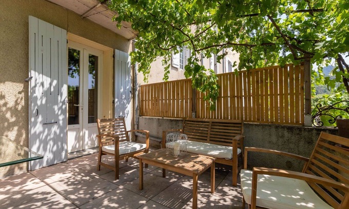 Nyons Apartment | Lovely apartment for 4 people with A/C, WIFI, TV, balcony and parking