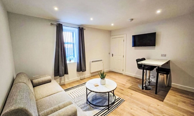 Nairn Apartment | Lovely apartment for 4 people with TV