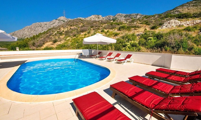 Stankovici Apartment | Lovely apartment for 4 people with pool, A/C, WIFI, TV, terrace and pets allowed
