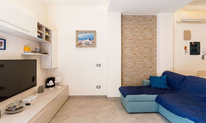 Ceriale Apartment | Lovely apartment for 6 people with WIFI, A/C, terrace and parking