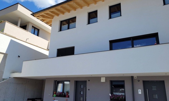 Fliess Apartment | Lovely apartment for 2 guests with WIFI, TV, patio and pets allowed