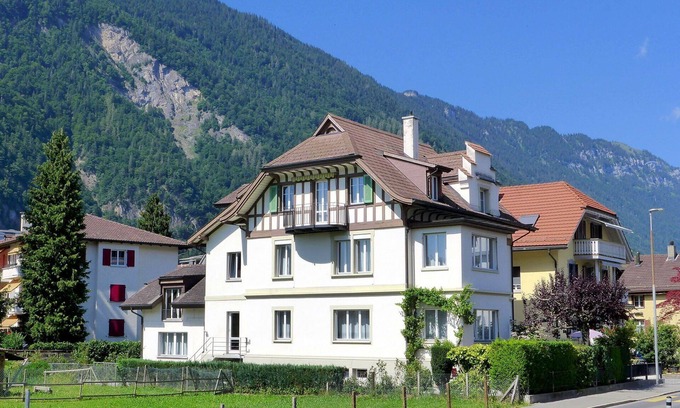 Matten bei Interlaken Apartment | Lovely apartment for 5 guests with WIFI, TV, patio and parking