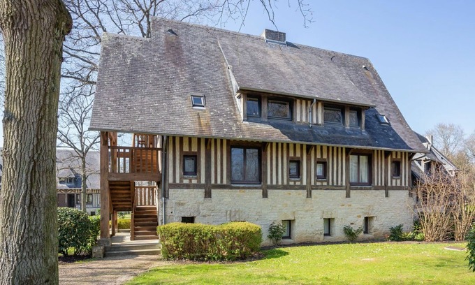 Tourgeville Apartment | Lovely apartment for 4 guests with WIFI, TV and parking