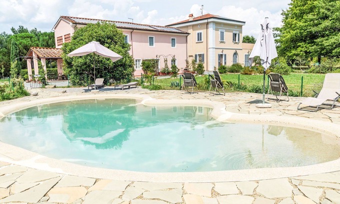 Fucecchio Apartment | Lovely apartment for 4 guests with pool, WIFI, A/C, patio, pets allowed and parking
