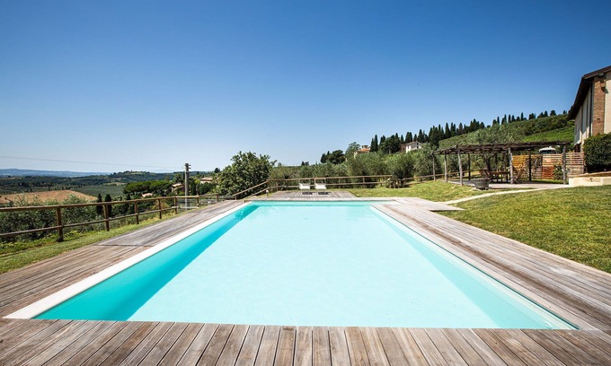 Poggibonsi Apartment | Lovely apartment for 4 people with A/C, pool, WIFI and TV, close to San Gimignano