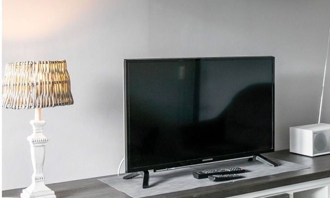 Fedderwardersiel House | Lovely apartment in villa for 4 people with TV, terrace, pets allowed and parking