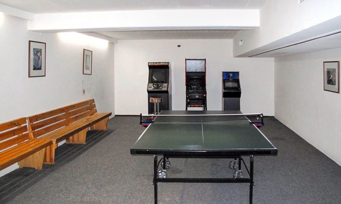 Maierhofen House | Lovely apartment in villa for 4 guests with pool, TV, terrace and pets allowed