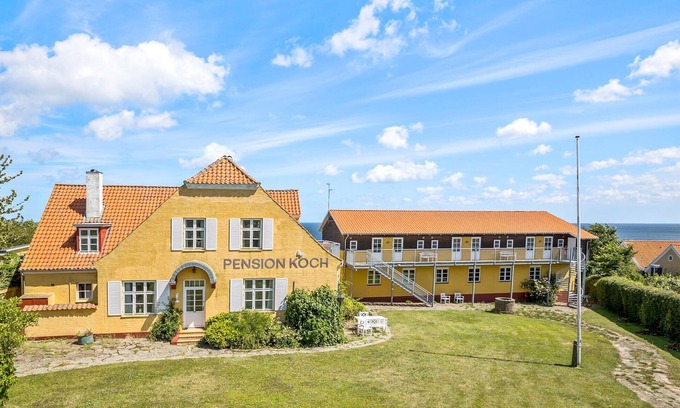 Gudhjem Apartment | Lovely apartment in Gudhjem with WiFi