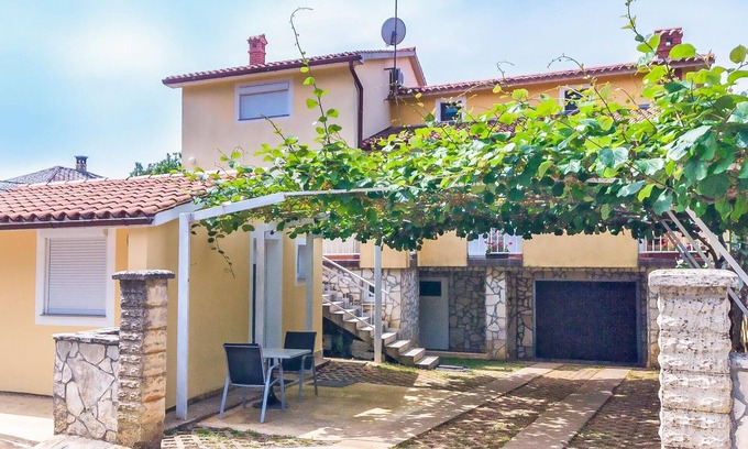 Marcana Apartment | Lovely apartment in Marcana with WiFi