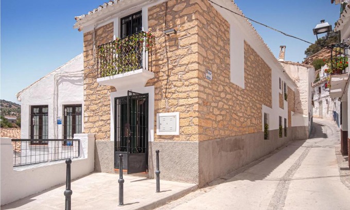 Montefrio Apartment | Lovely Apartment In Montefrio