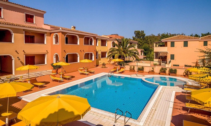 Sos Alinos Apartment | Lovely apartment in Orosei with WiFi