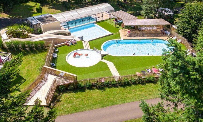 Payrac House | Lovely apartment in villa with WIFI, A/C, hot tub, pool, TV, terrace, pets allowed and parking