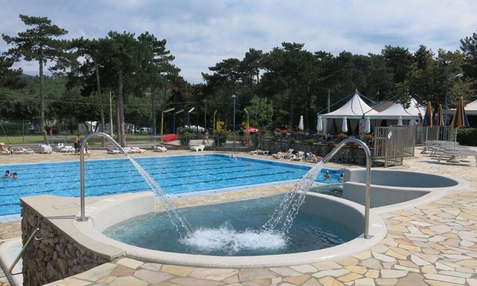 Sistiana House | Lovely apartment in villa for 4 people with pool, A/C, WIFI, TV, terrace and parking