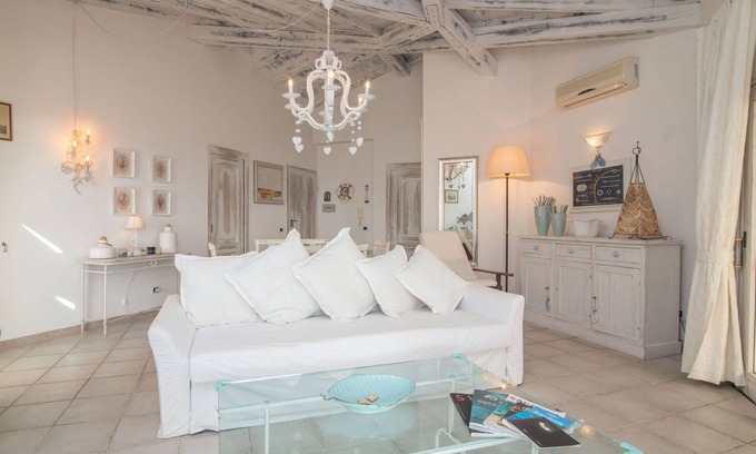 Baia Caddinas Apartment | Lovely apartment for 4 people with pool, A/C, WIFI, TV and terrace