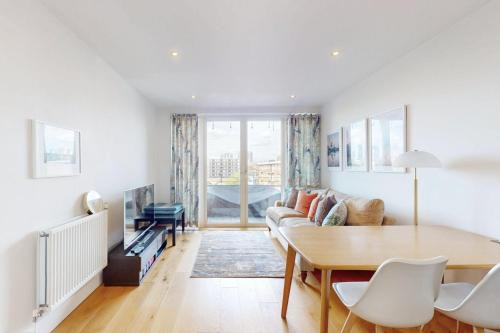 Haggerston Apartment | Lovely Apartment with Balcony - 3 min to Station