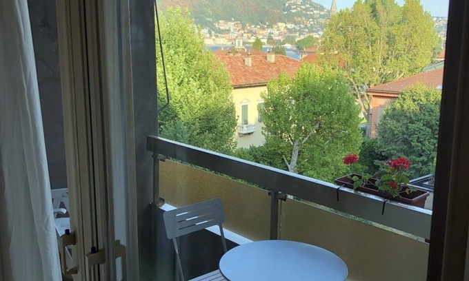 Como Apartment | Lovely, baby-friendly apartment with lake view next to Villa Olmo