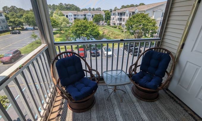 Rehoboth Beach Condo | Lovely Beach Getaway - Rehoboth Condo - LINENS INCLUDED!