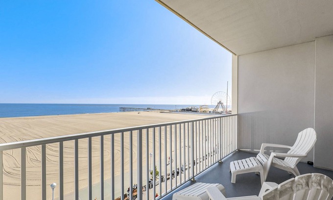 Ocean City Condo | Lovely Boardwalk Condo Overlooking Ocean w/Shared Pool, Free WiFi, Balcony