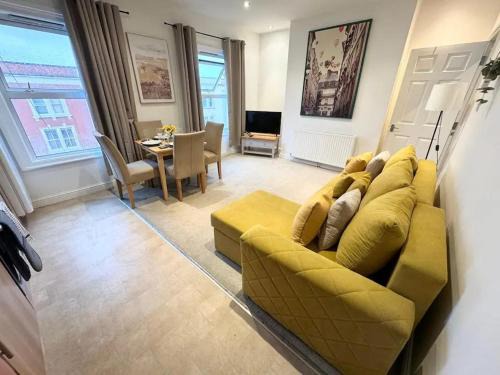 Saint Paul's Apartment | Lovely Central 1BR Flat