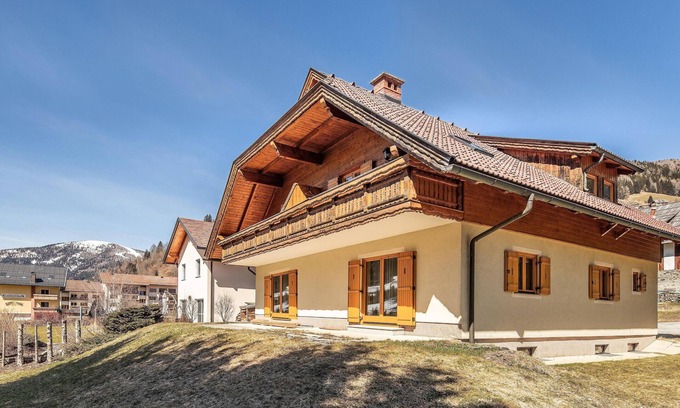 Bad Kleinkirchheim House | Lovely chalet near a hiking and skiing area