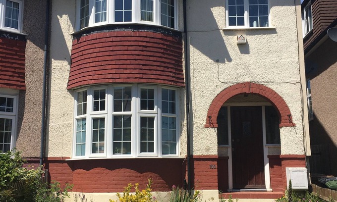 Perry Vale House | Lovely Comfortable Three Bedroom Family Home