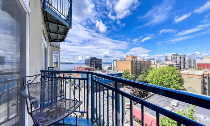 Belltown Condo | Lovely Condo in the Heart of Seattle!