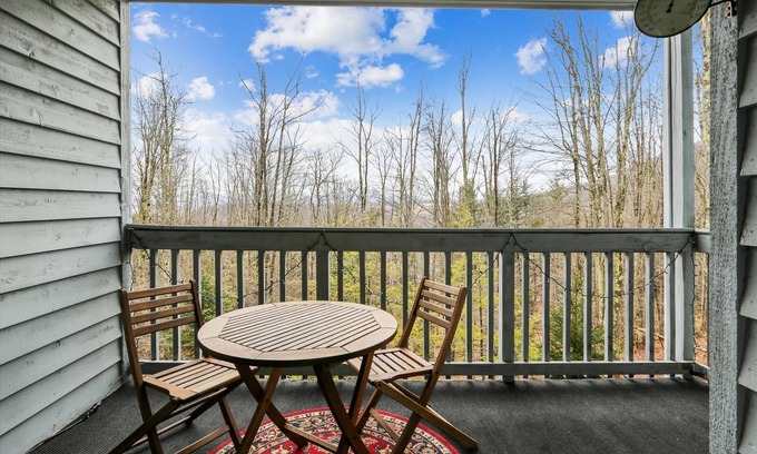 Davis Condo | Lovely condo offers great views, ideal location and all the comforts of home.