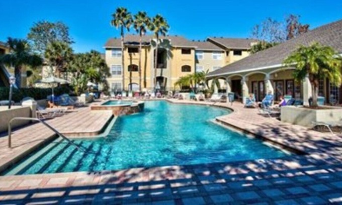 Clearwater Condo | Lovely condo with pool close to beaches!