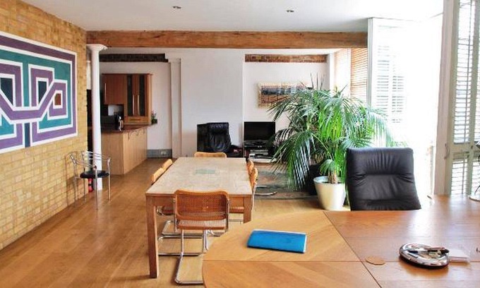 Cathedrals Apartment | Lovely Converted Warehouse near River Thames