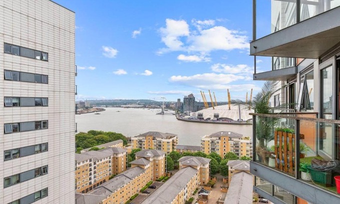 Canary Wharf Apartment | Lovely & Cosy 2 Beds London skyline view