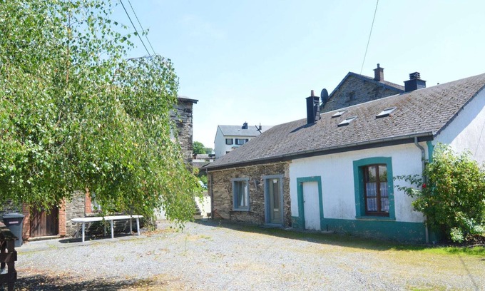 Alle Cottage | Lovely Cottage in Alle with Garden