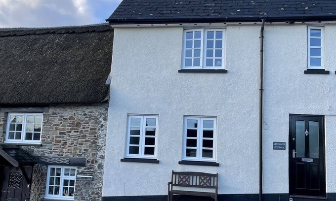 Chittlehampton Cottage | Lovely cottage on the beautiful village square of Chittlehampton