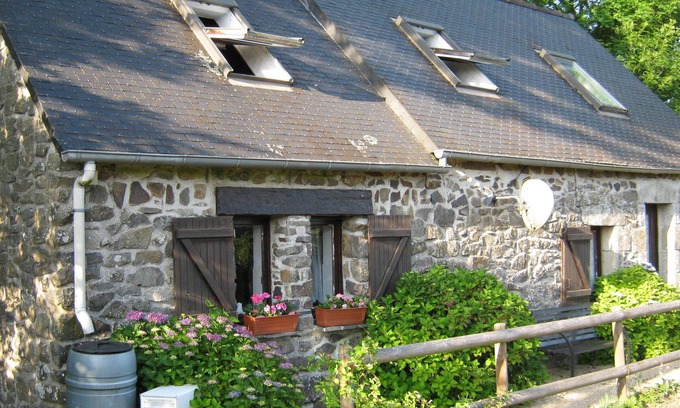 Carnoet Cottage | Lovely cottage in quiet country hamlet near the Vallee des Saints heritage site