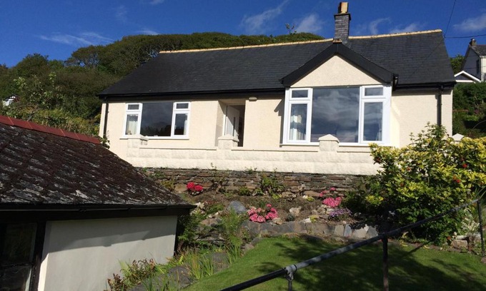 Fairbourne House | Lovely cottage in Snowdonia, private hot tub, by mountains & award winning beach