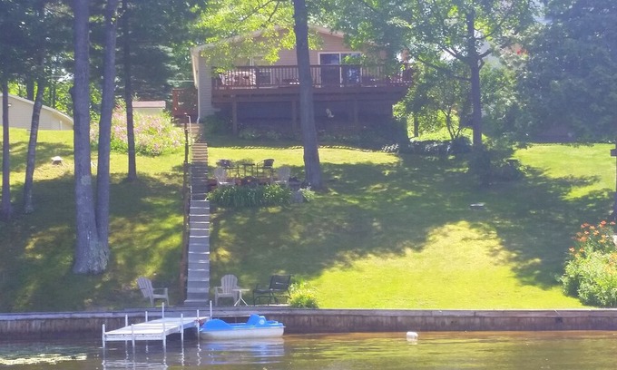 Lake House | Lovely Cottage on Crooked Lake in Clare County