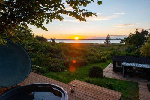 Holbaek House | Lovely Cottage With Wilderness Bath And View