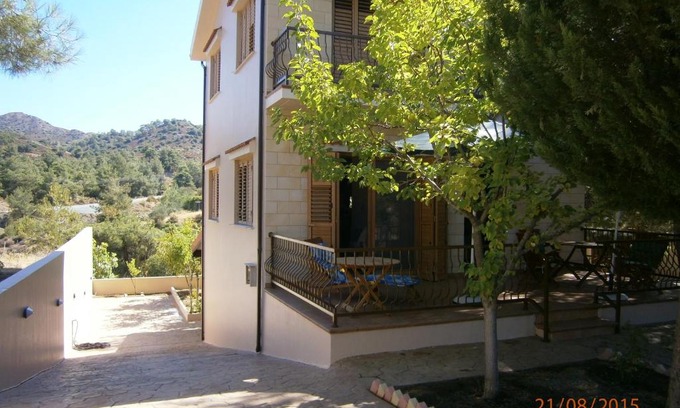 Trimiklini House | Lovely country house in Trimiklini