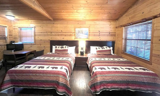 Big Bear Lake Cabin | Lovely, Cozy Jetted Hot Tub Cabin - Bear Manor #6