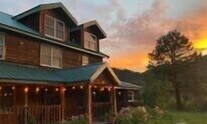 Chama Cabin | Lovely cozy room with great amenities