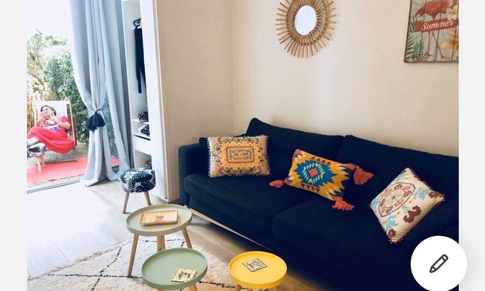 Sete Apartment | Lovely, cozy studio with garden terrace and parking.
