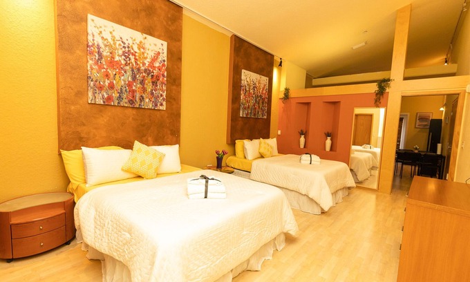 Palm Coast Condo | Lovely European Style Condo w/balcony, near Beach