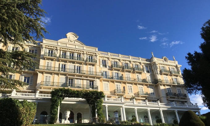 Aix-les-Bains City Center Apartment | Lovely F1 bis in Palace, green view, parking, balcony, close to thermal baths