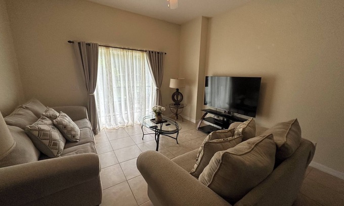Hillcrest Estates Condo | Lovely Family Condo Close to Theme Parks w/Patio, Free WiFi, Shared Pool/Hot Tub