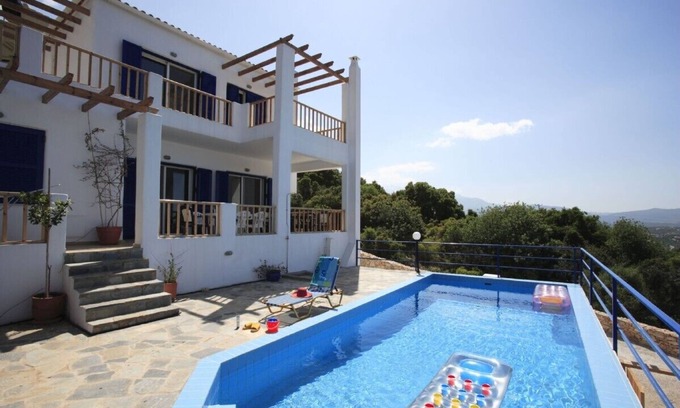 Plaka Villa | Lovely family villa with stunning sea views, private pool, games room & wi-fi