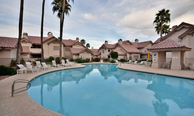 Palm Valley Condo | Lovely First Floor Condo in Small, Gated Community