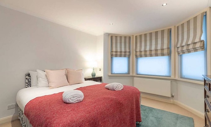 Courtfield Apartment | Lovely flat in Chelsea